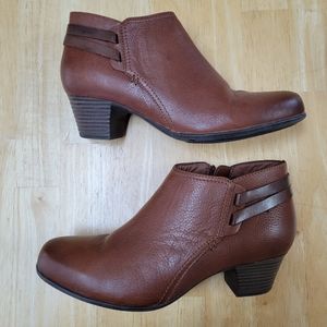 Clarks cognac leather booties women's 8.5